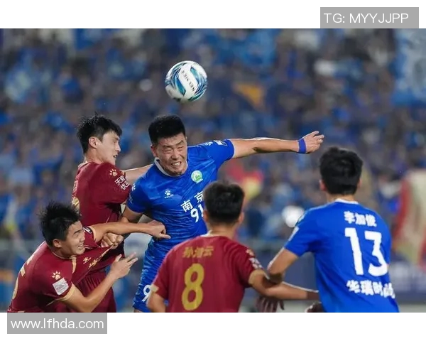 赛后分析：上海足球队与南京足球队的表现与状态对比解析