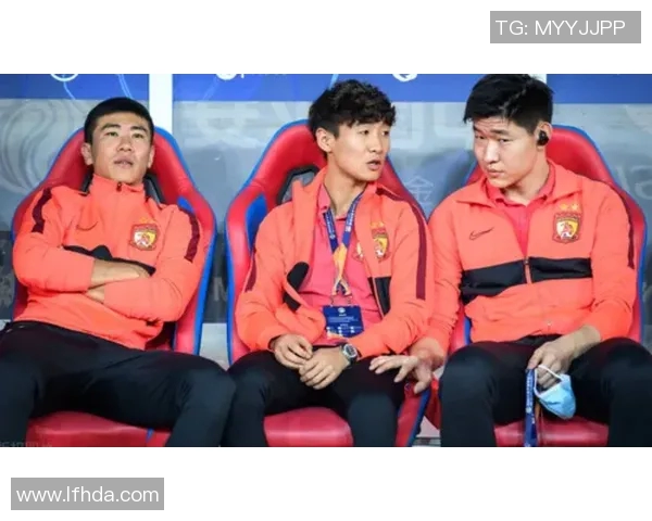 少林足球明星跳脚技艺展示引发热议球迷纷纷点赞与期待